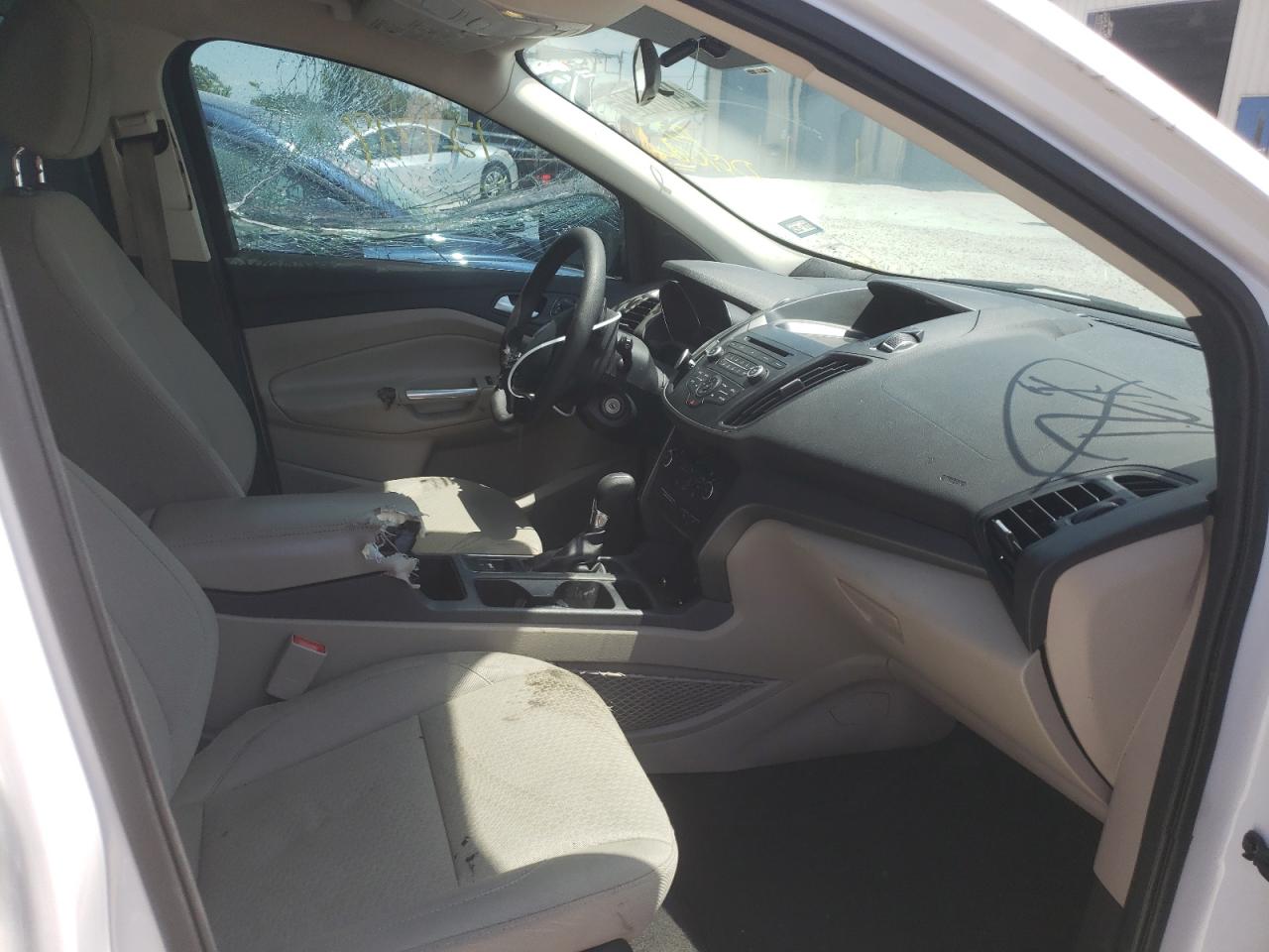 Photo 5 from auction – 2017 FORD ESCAPE SE with VIN 1FMCU0GD4HUD67686