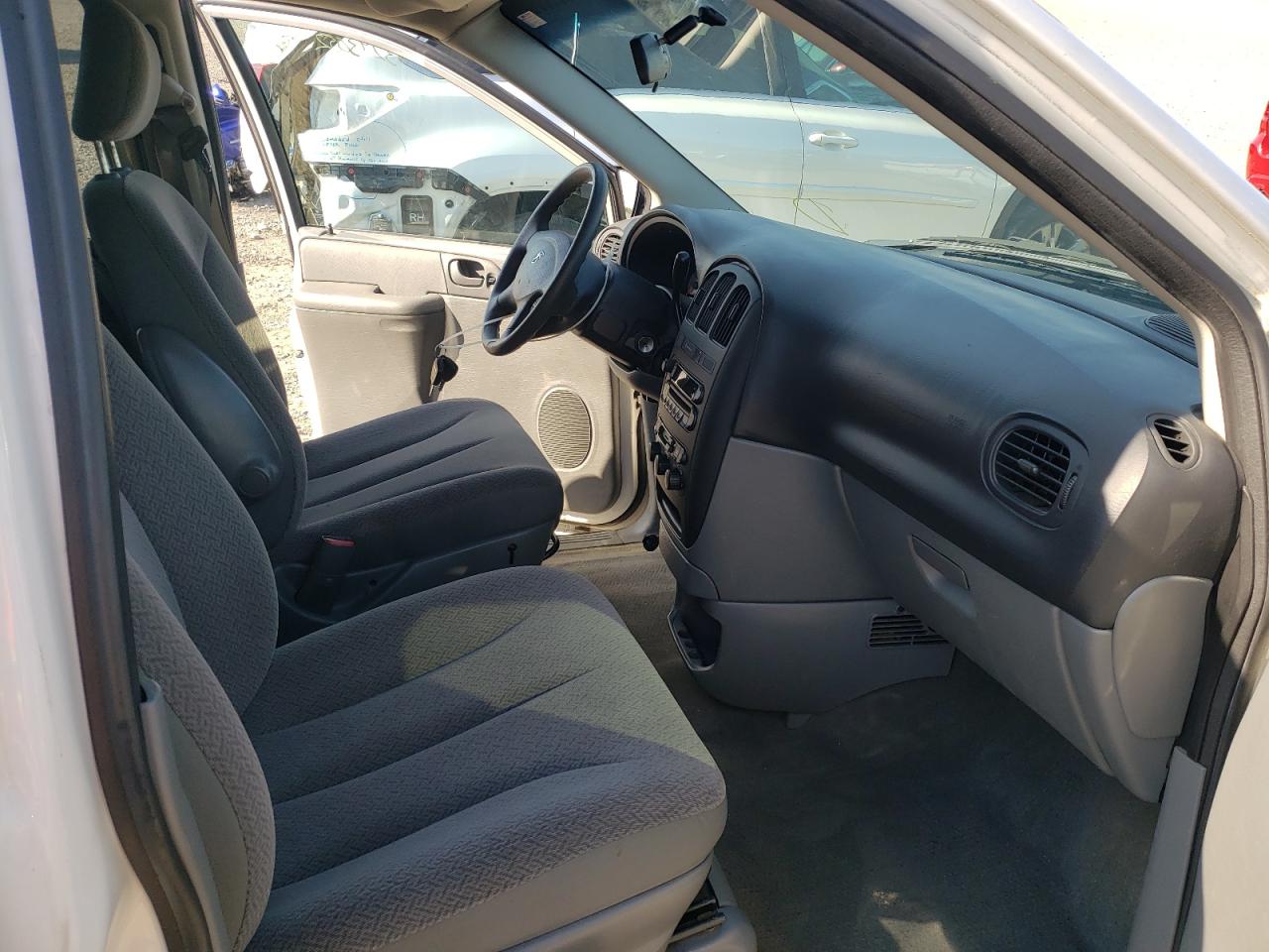 Photo 5 from auction – 2006 DODGE GRAND CARA with VIN 1D4GP24R46B717841