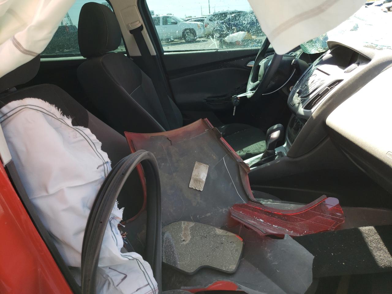 Photo 5 from auction – 2014 FORD FOCUS SE with VIN 1FADP3K26EL132074