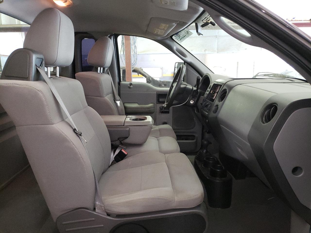 Photo 5 from auction – 2004 FORD F150 with VIN 1FTRF14W24NC46955