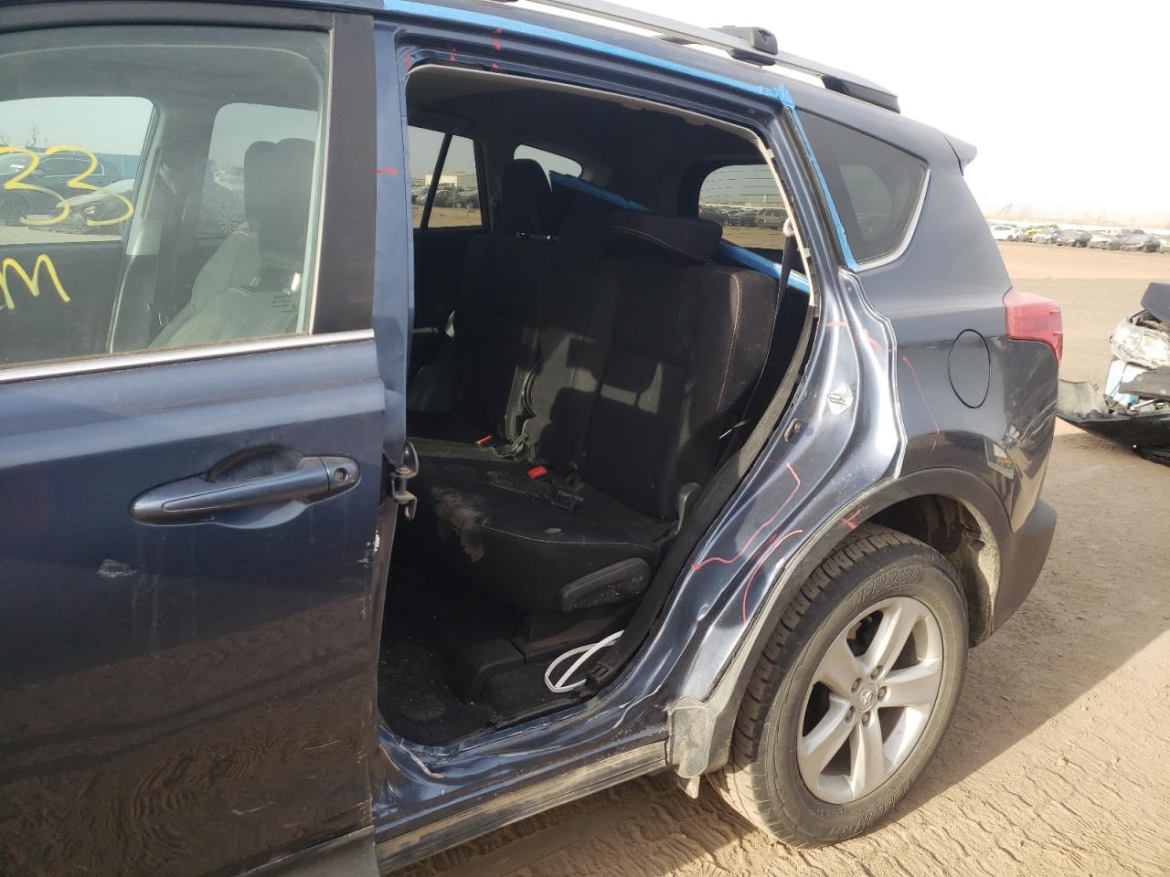 Photo 9 from auction – 2014 TOYOTA RAV4 XLE with VIN 2T3RFREV9EW212803