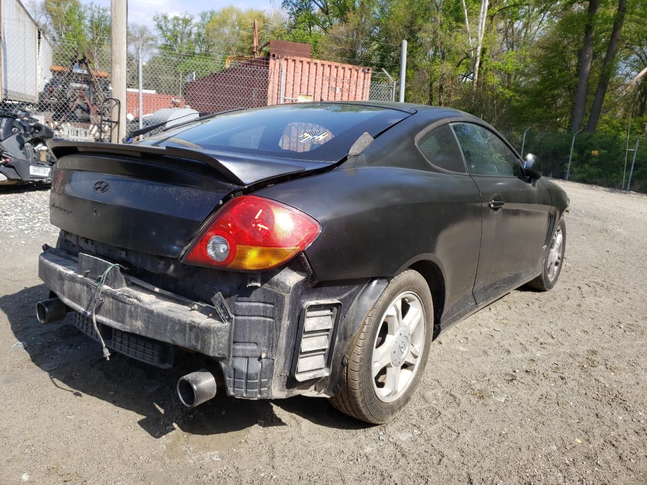 Photo 4 from auction – 2004 HYUNDAI TIBURON with VIN KMHHM65D64U141266