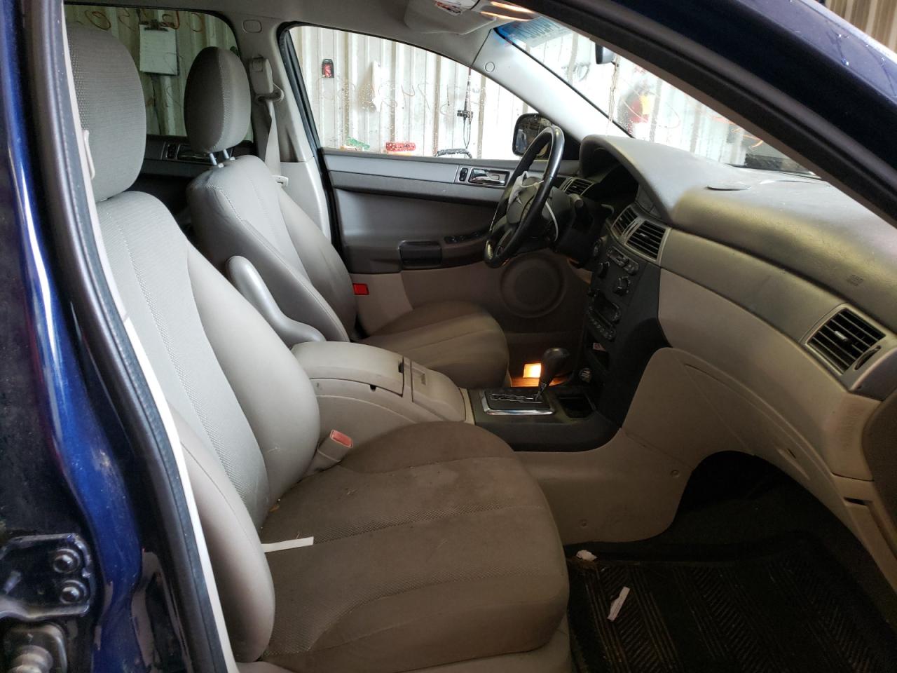Photo 5 from auction – 2006 CHRYSLER PACIFICA with VIN 2A8GF48466R610830