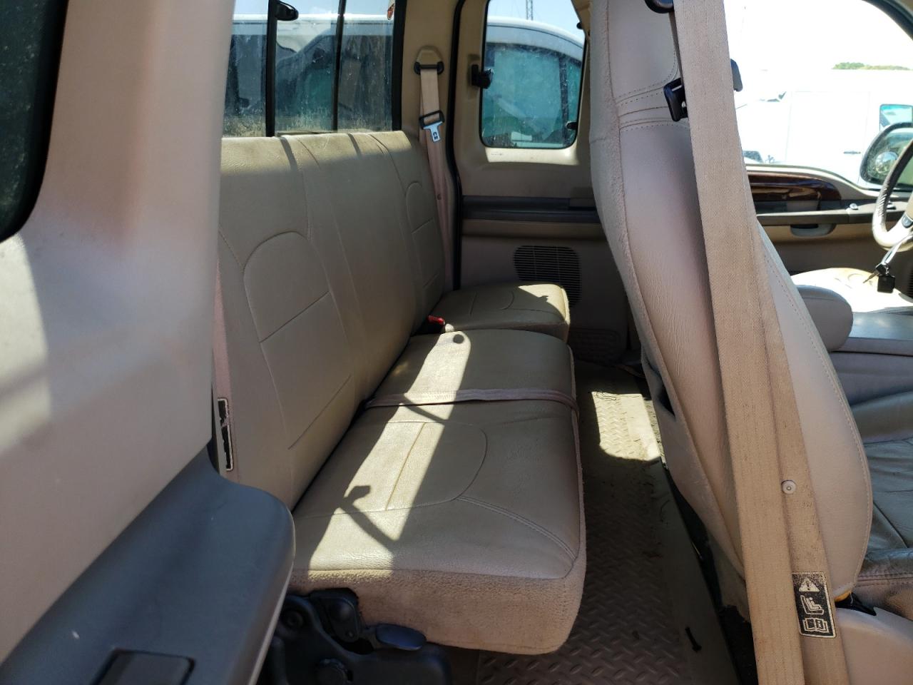 Photo 6 from auction – 2000 FORD F350 with VIN 1FTSX31F7YEE39364