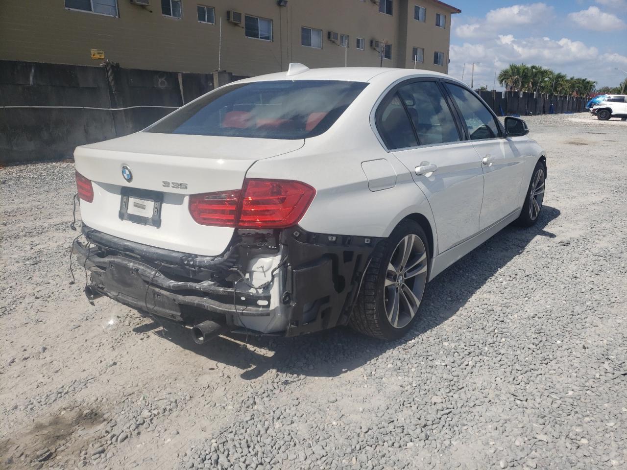 Zdjęcie 4 z aukcji – 2015 BMW 335 I z VIN WBA3A9G52FNS65916