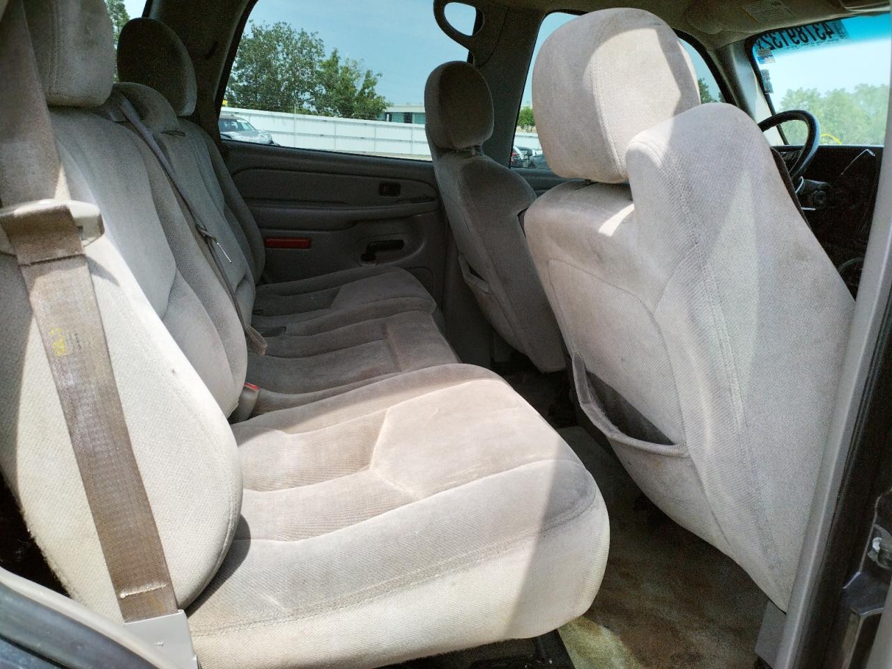 Photo 6 from auction – 2004 GMC YUKON with VIN 1GKEC13T54J171078