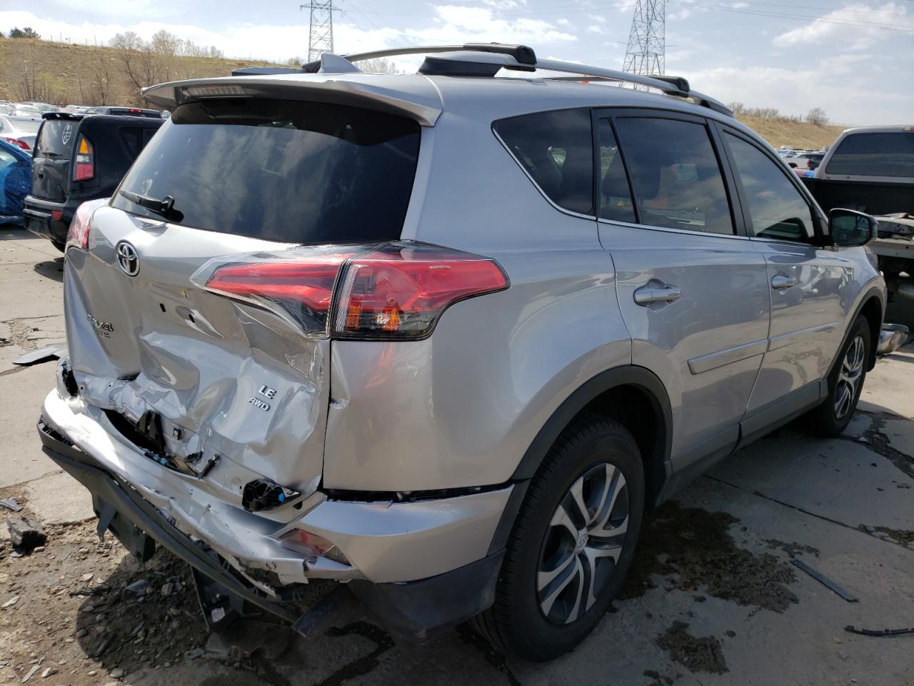 Photo 4 from auction – 2017 TOYOTA RAV4 LE with VIN 2T3BFREV0HW666900