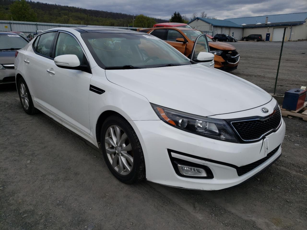 Фото 1 с аукциона – 2015 KIA OPTIMA EX с VIN 5XXGN4A73FG459324