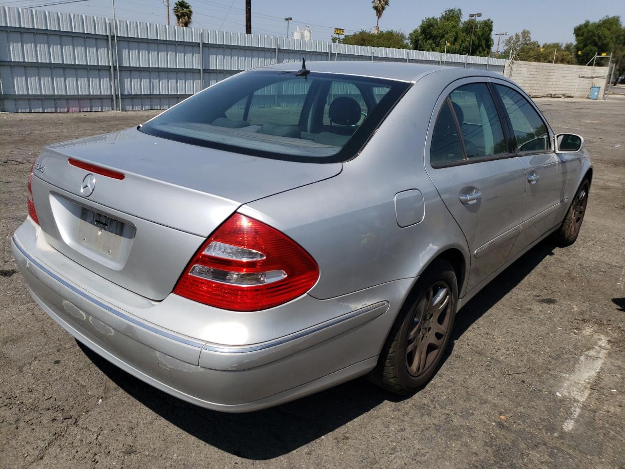 Photo 4 from auction – 2003 MERCEDES-BENZ E 320 with VIN WDBUF65J33A214692