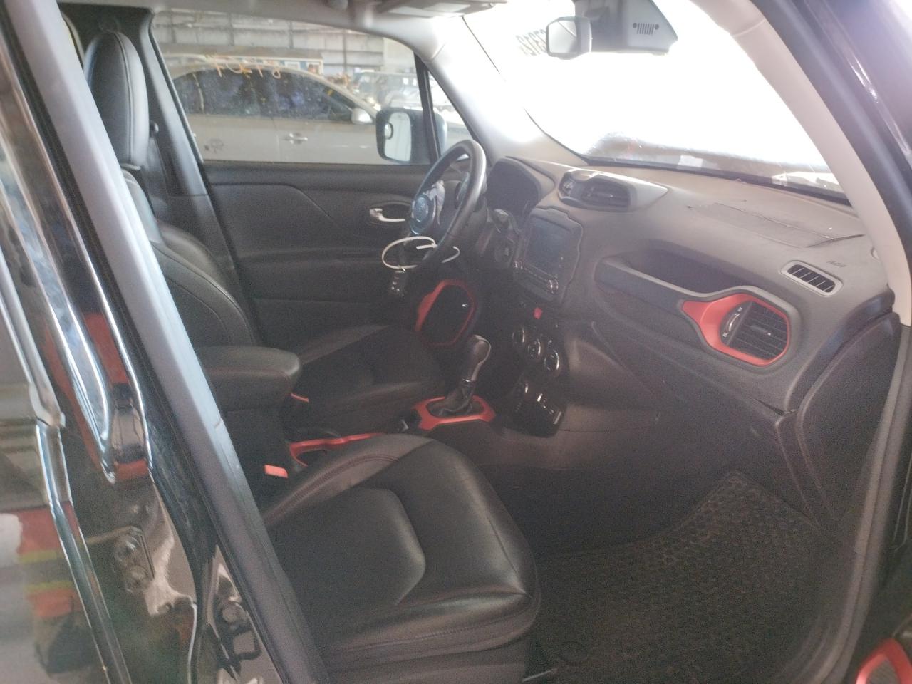 Photo 5 from auction – 2016 JEEP RENEGADE T with VIN ZACCJBCT5GPD09902