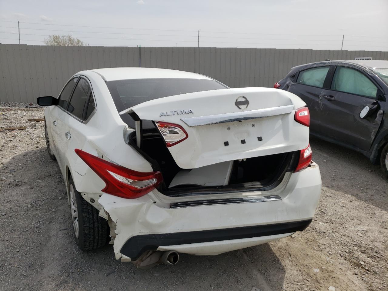 Photo 9 from auction – 2016 NISSAN ALTIMA 2.5 with VIN 1N4AL3AP2GN382429