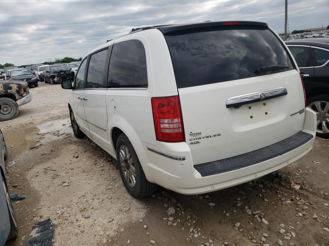 Photo 3 from auction – 2010 CHRYSLER TOWN & COU with VIN 2A4RR6DX2AR151849