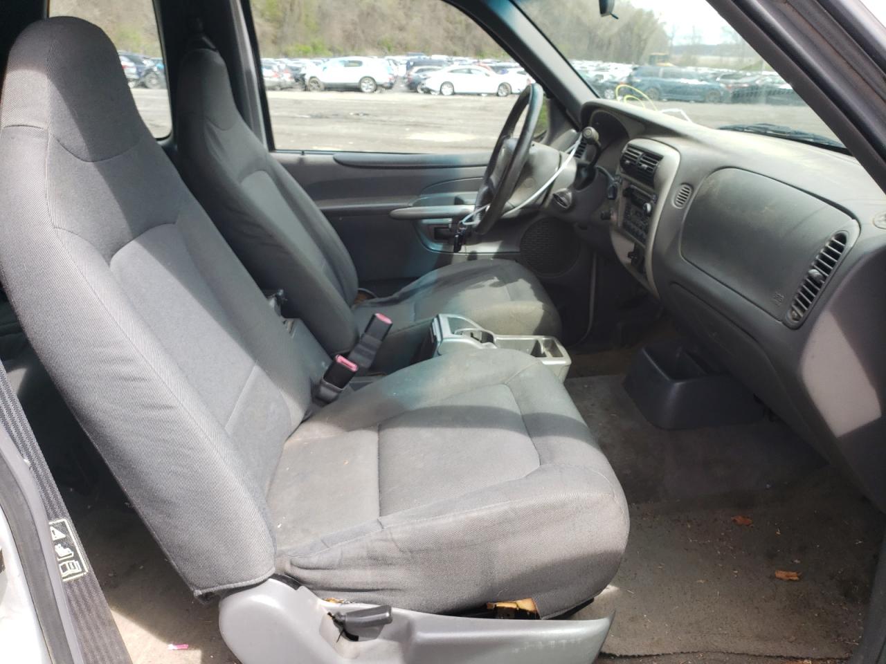 Photo 5 from auction – 2001 FORD EXPLORER S with VIN 1FMYU70E71UB84063