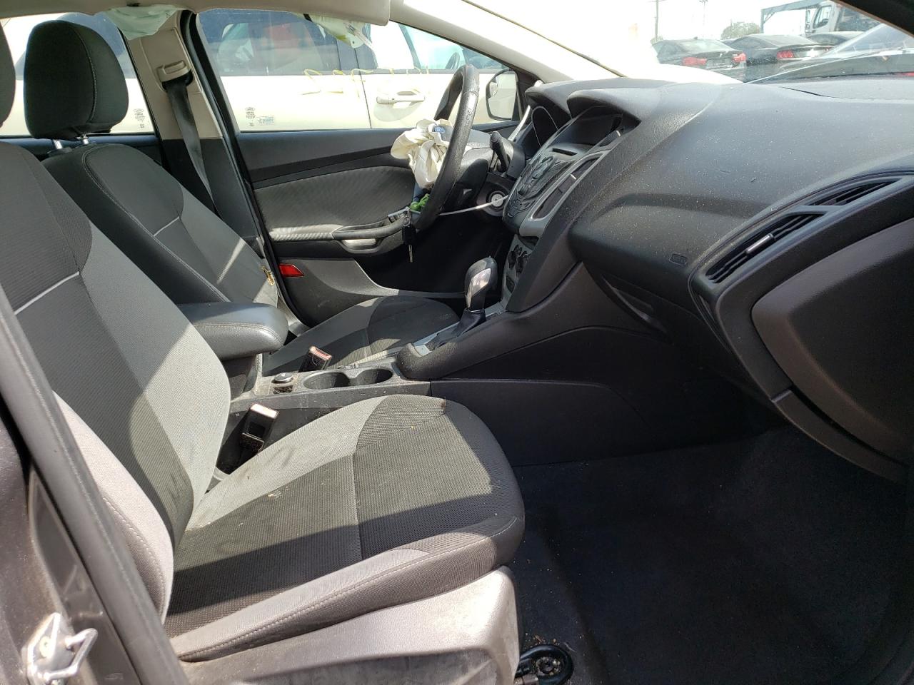 Photo 5 from auction – 2012 FORD FOCUS SE with VIN 1FAHP3F20CL386257