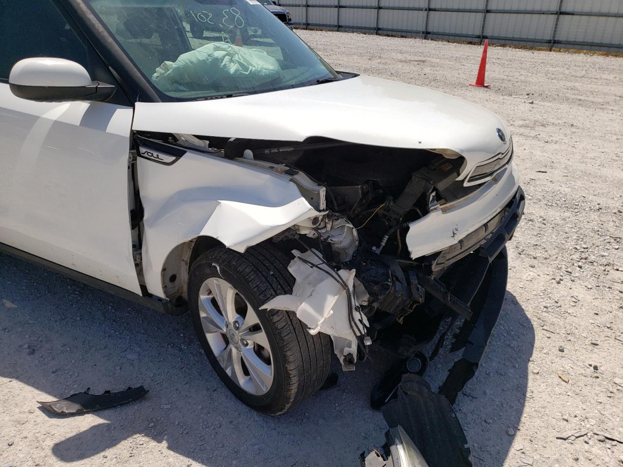 Photo 9 from auction – 2015 KIA SOUL + with VIN KNDJP3A51F7112026