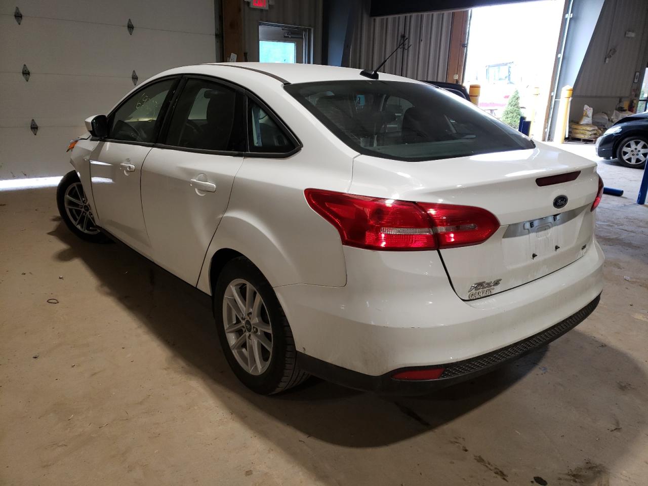 Zdjęcie 3 z aukcji – 2018 FORD FOCUS SE z VIN 1FADP3F23JL320524