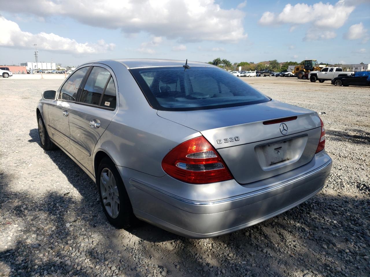 Photo 3 from auction – 2003 MERCEDES-BENZ E 320 with VIN WDBUF65J63A112349