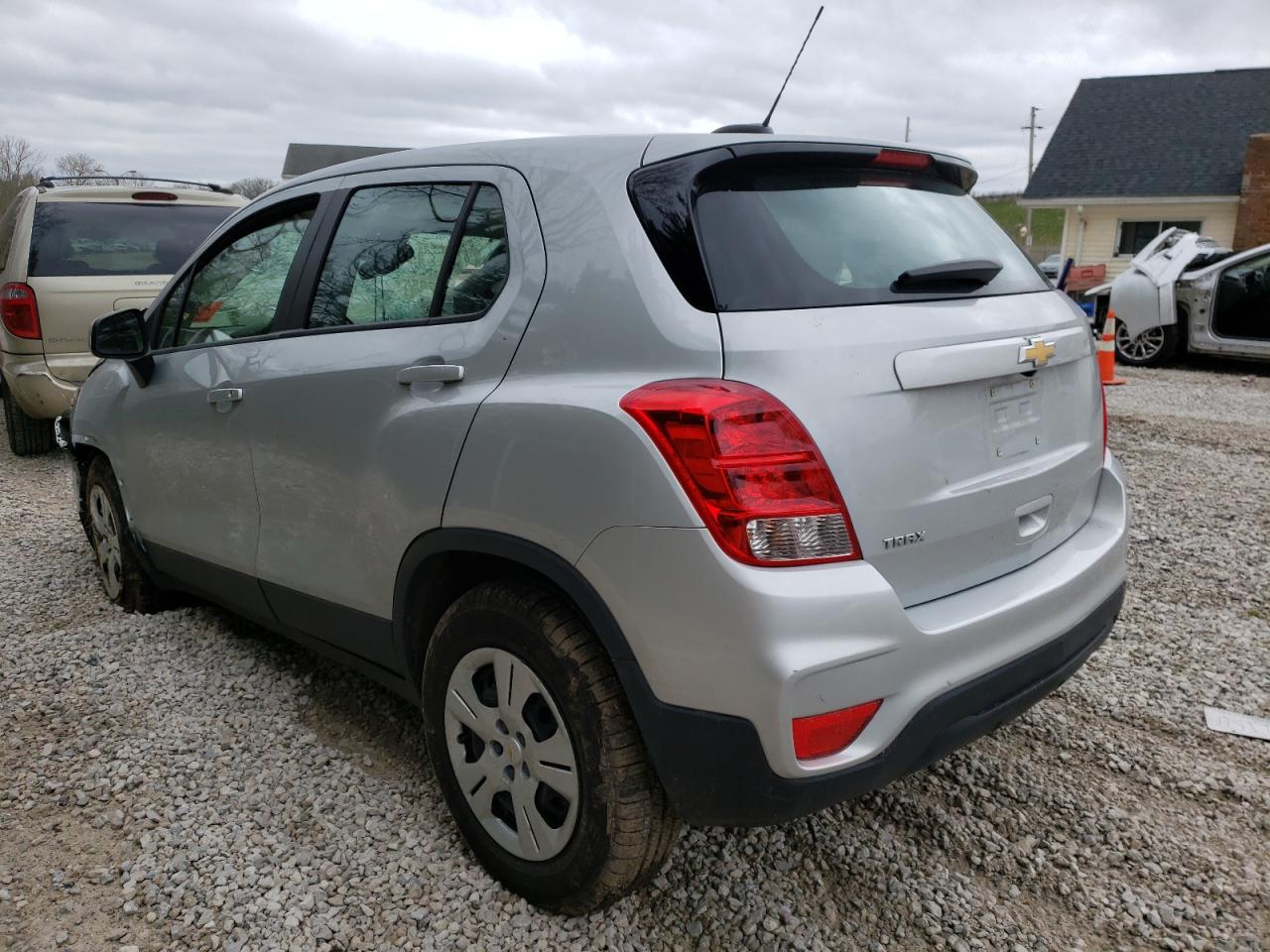Photo 3 from auction – 2017 CHEVROLET TRAX LS with VIN 3GNCJKSB2HL193892