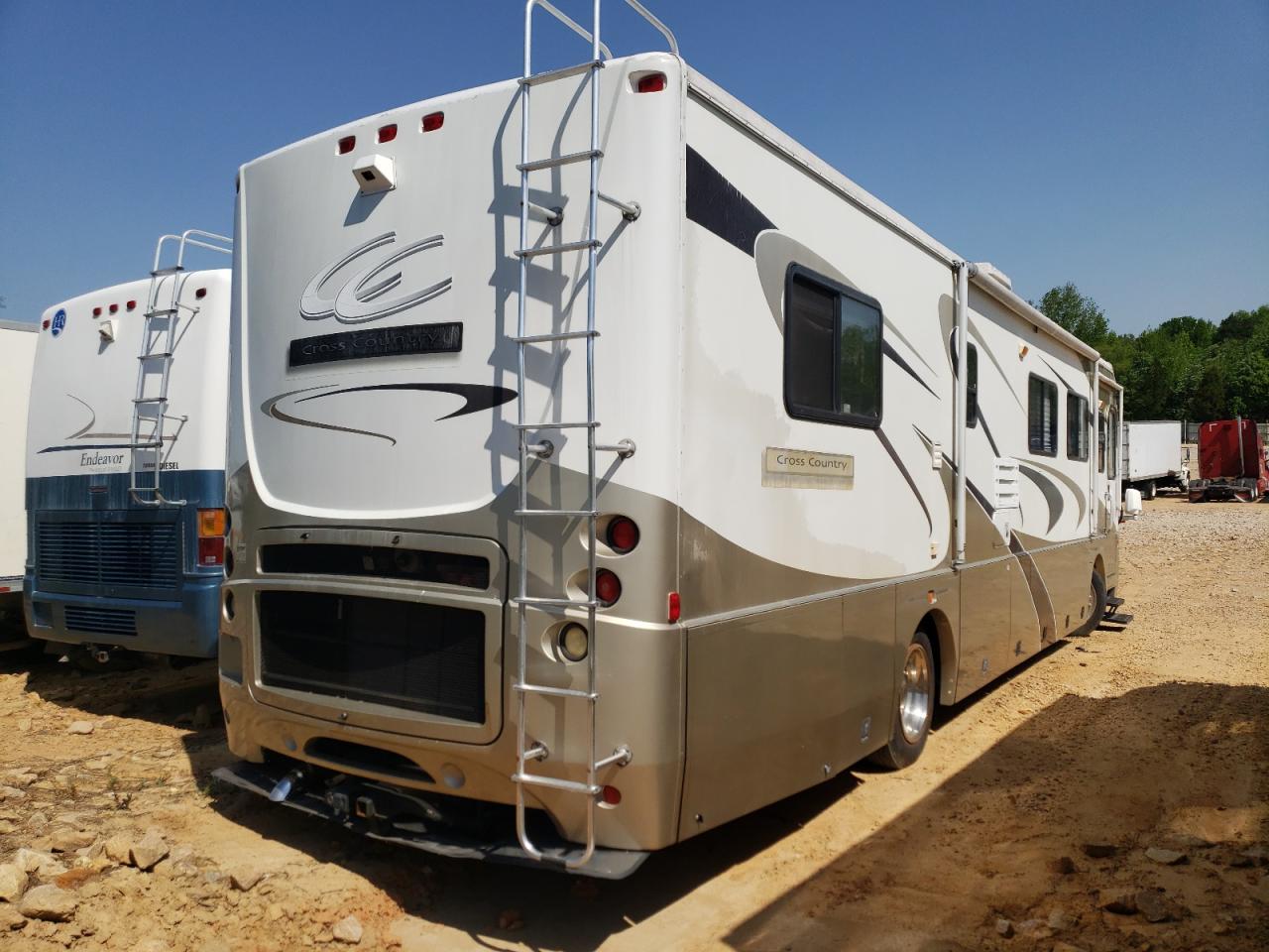 Photo 4 from auction – 2005 FREIGHTLINER CHASSIS B with VIN 4UZAAHBV65CU23546
