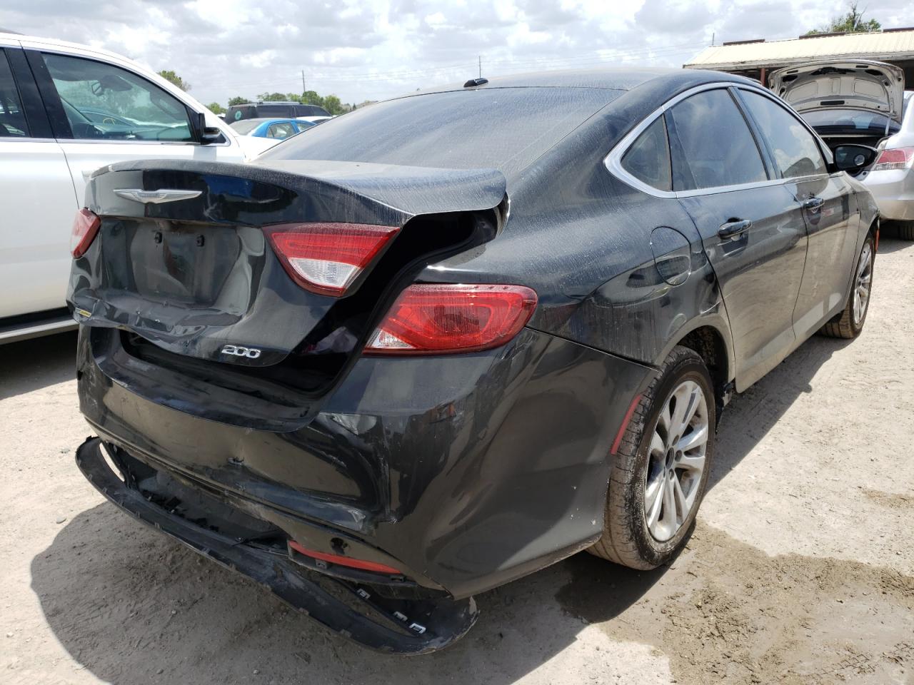 Photo 4 from auction – 2015 CHRYSLER 200 LIMITE with VIN 1C3CCCAB1FN602511