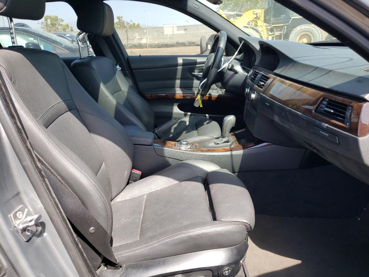 Photo 5 from auction – 2010 BMW 328 I with VIN WBAPH7C5XAA800420