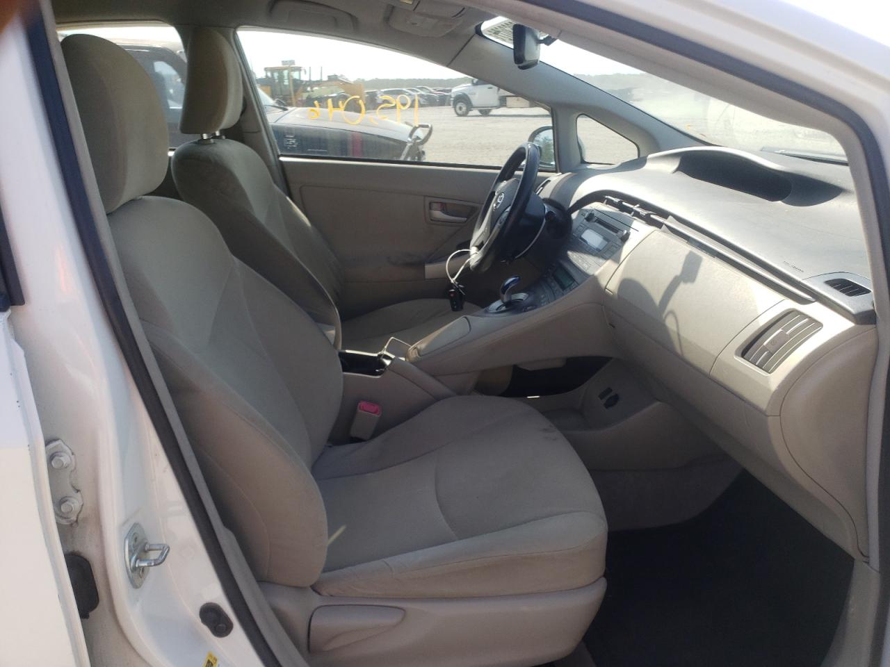 Photo 5 from auction – 2011 TOYOTA PRIUS with VIN JTDKN3DU7B0300095