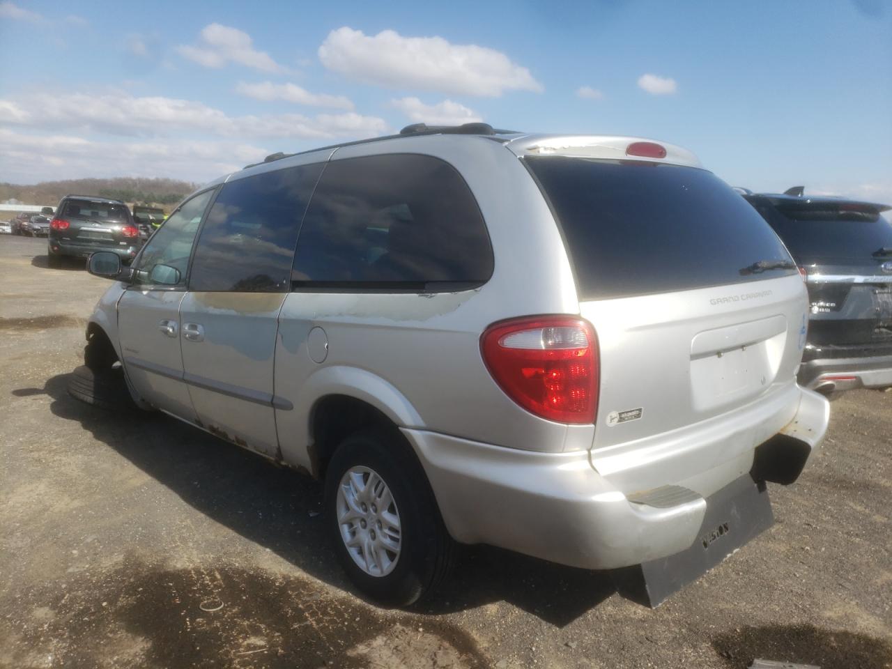 Photo 3 from auction – 2001 DODGE GRAND CARA with VIN 2B8GP44G21R130129