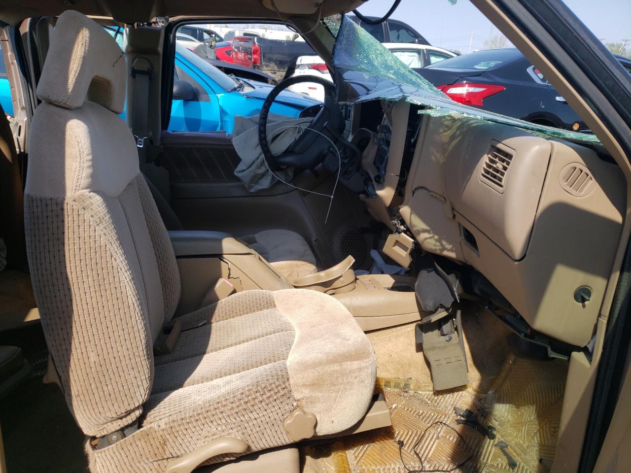 Photo 5 from auction – 1996 GMC SONOMA with VIN 1GTCS19X3T8525251