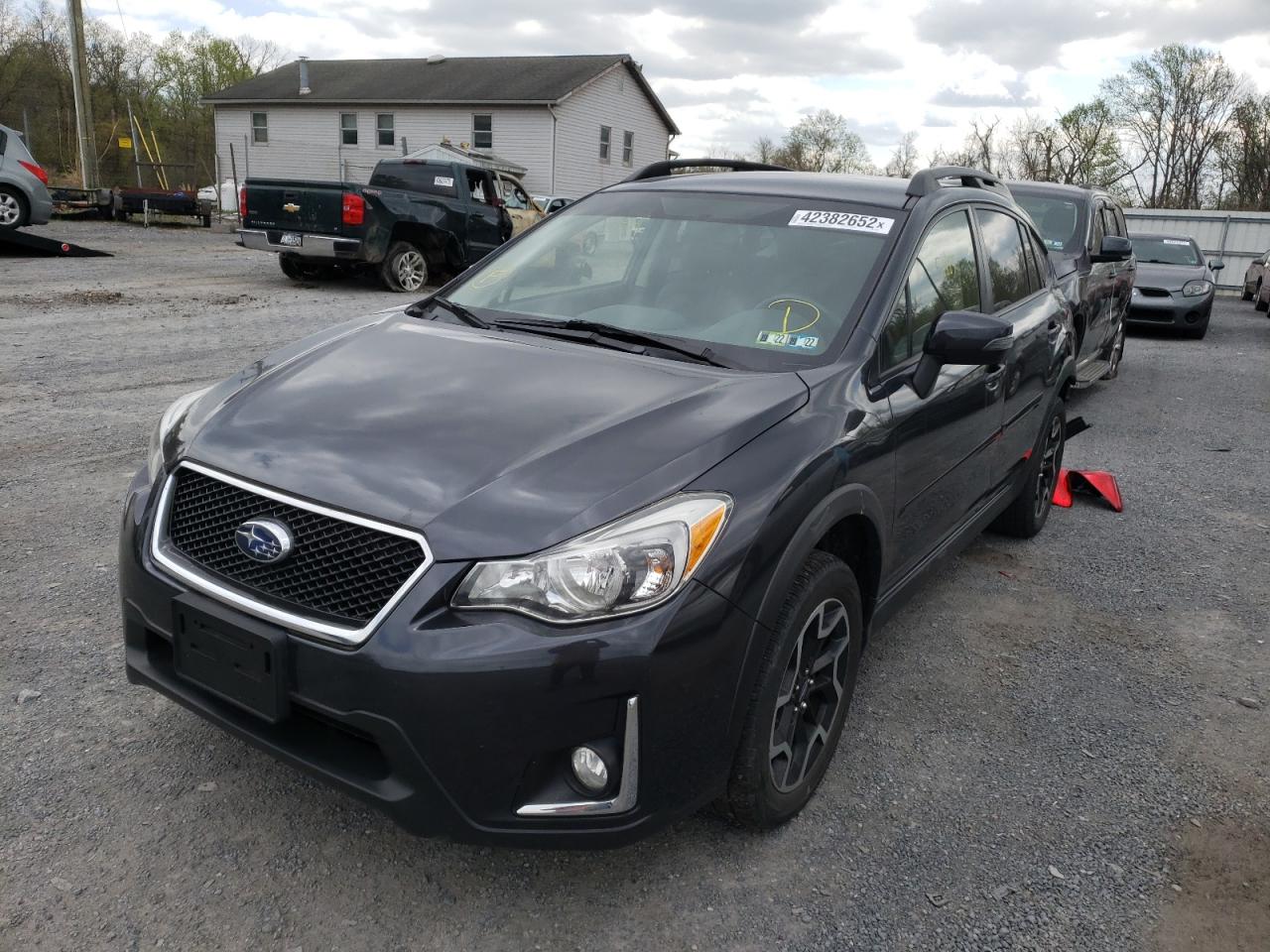 Photo 2 from auction – 2017 SUBARU CROSSTREK with VIN JF2GPAKC1H8221628