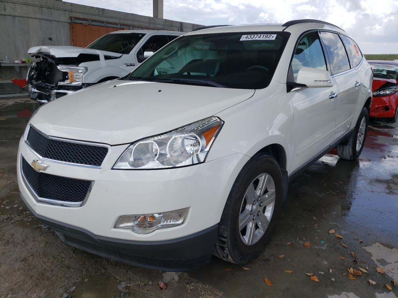 Photo 2 from auction – 2012 CHEVROLET TRAVERSE L with VIN 1GNKRGED5CJ136357
