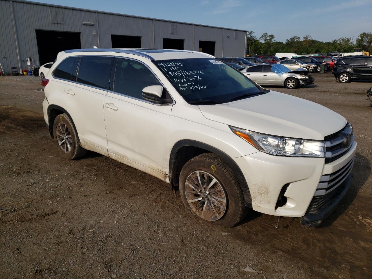 TOYOTA HIGHLANDER 2018 مع رقم تعريف المركبة 5TDKZRFHXJS534296 - صورة من المزاد