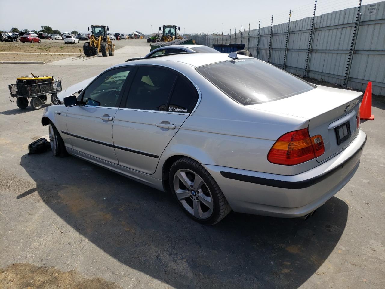Photo 3 from auction – 2005 BMW 330 I with VIN WBAEV53485KM42181