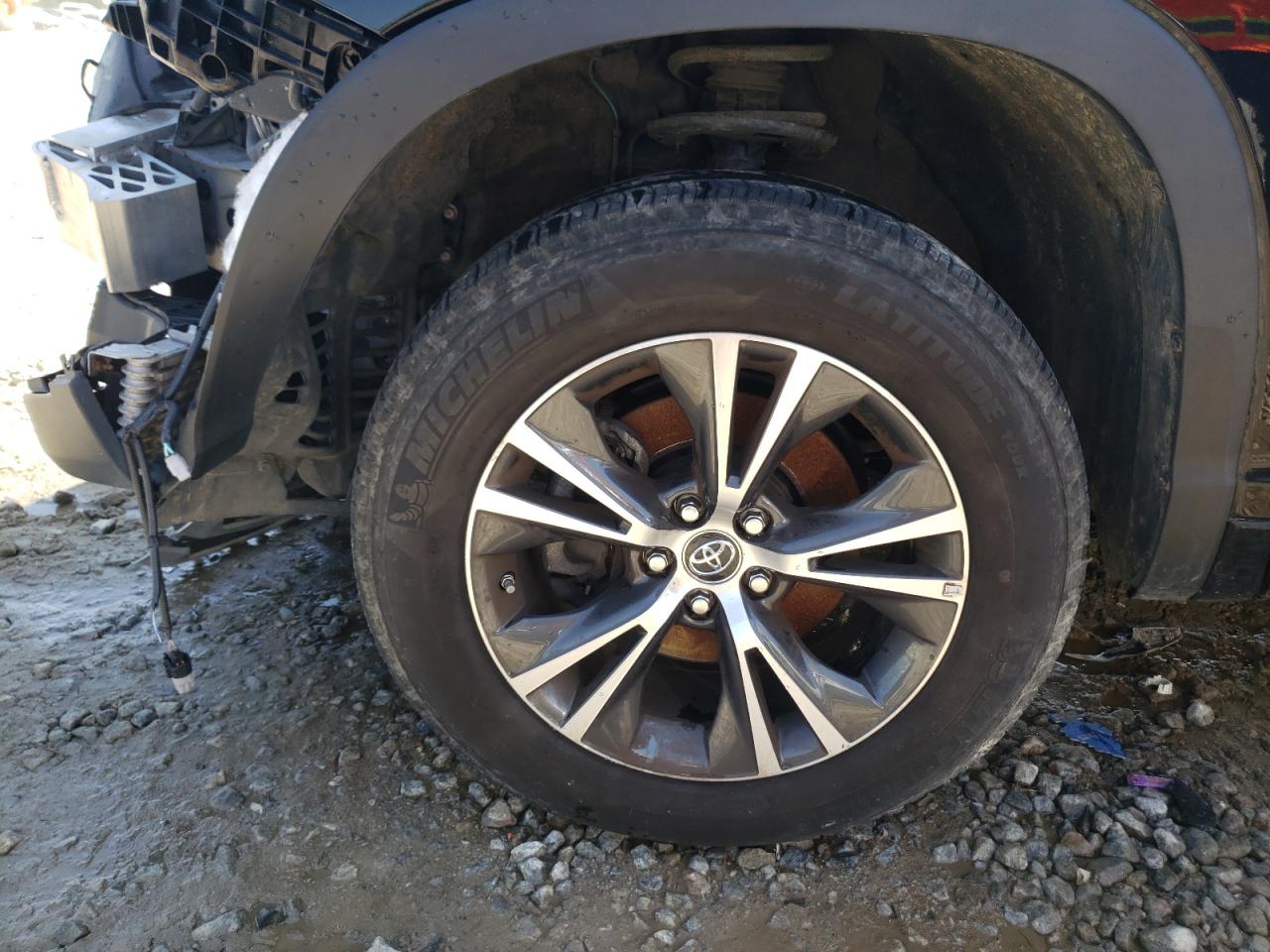 Photo 9 from auction – 2018 TOYOTA HIGHLANDER with VIN 5TDBZRFH3JS845746