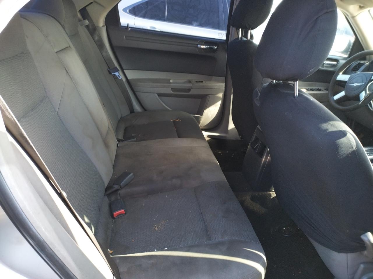 Photo 6 from auction – 2006 CHRYSLER 300 with VIN 2C3KA43R16H501690
