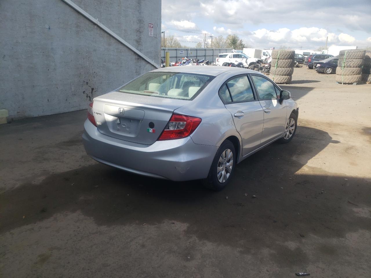 Photo 4 from auction – 2012 HONDA CIVIC LX with VIN 2HGFB2F59CH301760