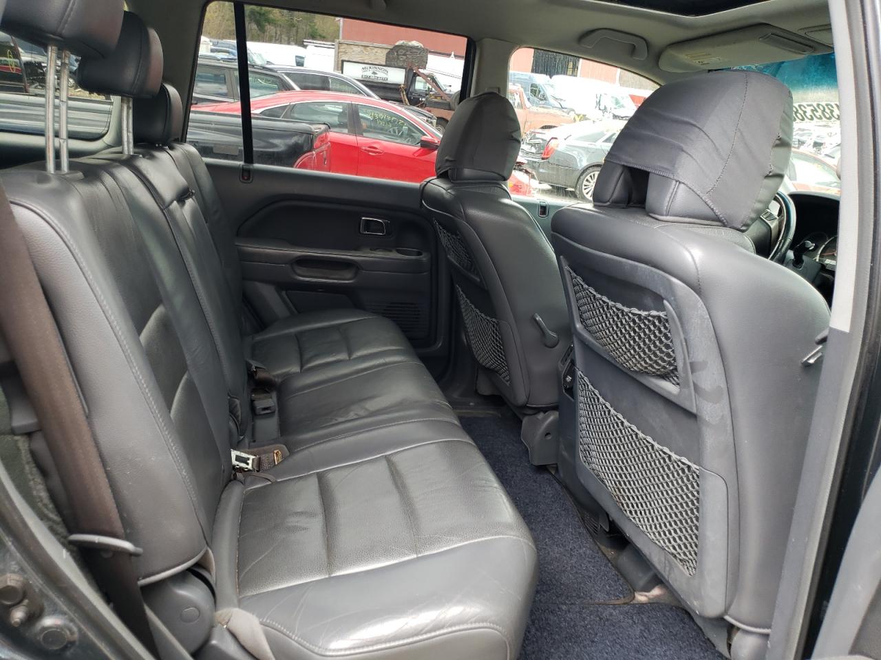 Photo 6 from auction – 2006 HONDA PILOT with VIN 2HKYF18506H553217