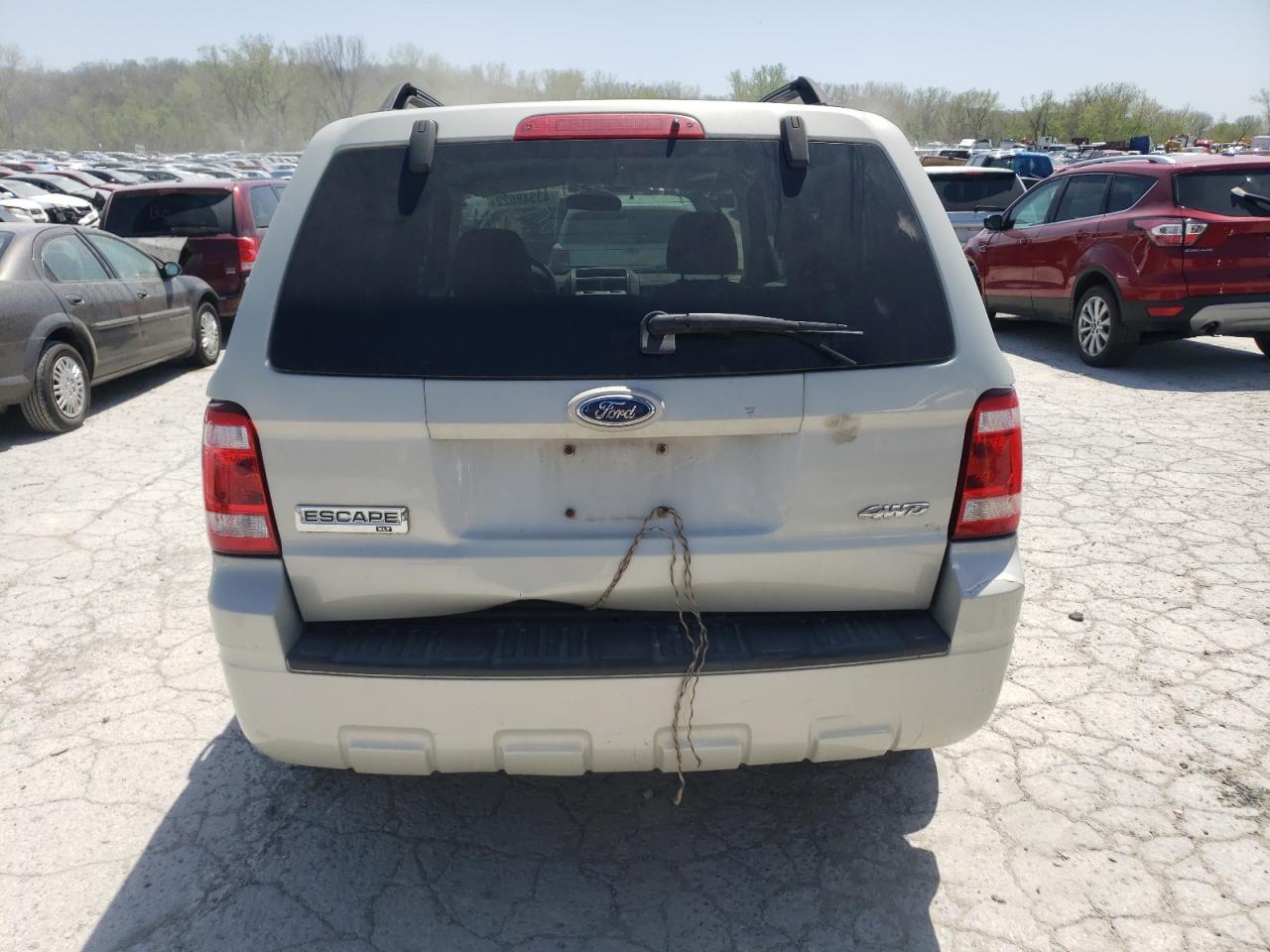 Photo 9 from auction – 2008 FORD ESCAPE XLT with VIN 1FMCU93188KE59640