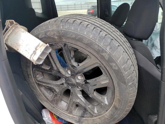 Photo 6 from auction – 2018 JEEP RENEGADE L with VIN ZACCJABB0JPJ50343
