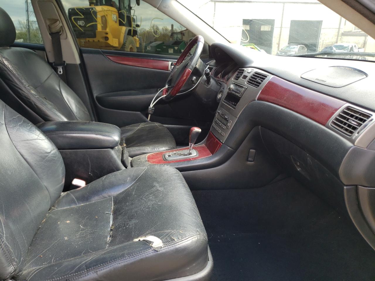 Photo 5 from auction – 2005 LEXUS ES 330 with VIN JTHBA30G255092225