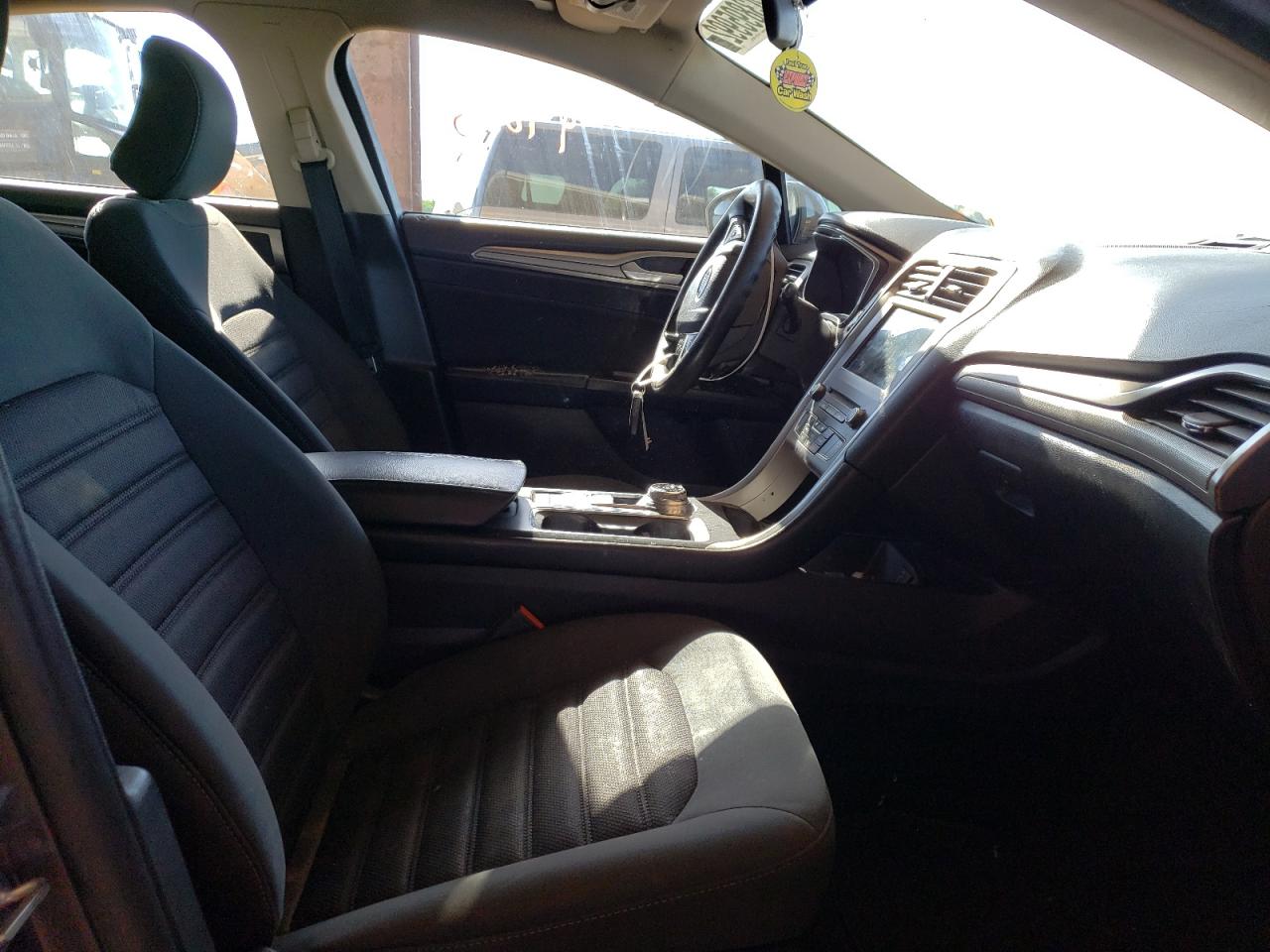 Photo 5 from auction – 2017 FORD FUSION SE with VIN 3FA6P0HD0HR262129