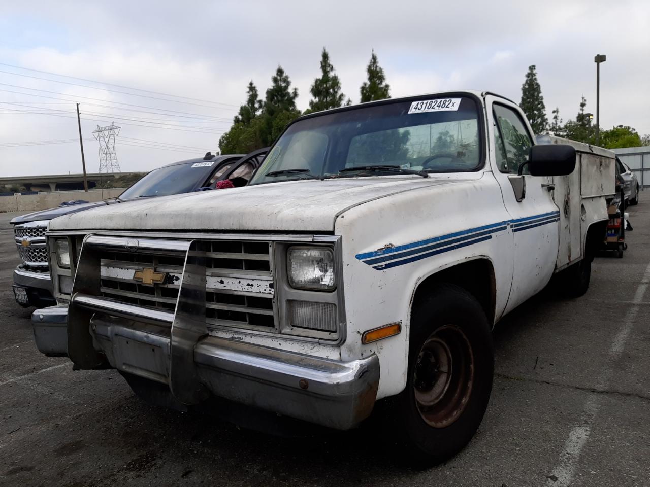 Photo 2 from auction – 1986 CHEVROLET C10 with VIN 1GCEC14F4GJ141482