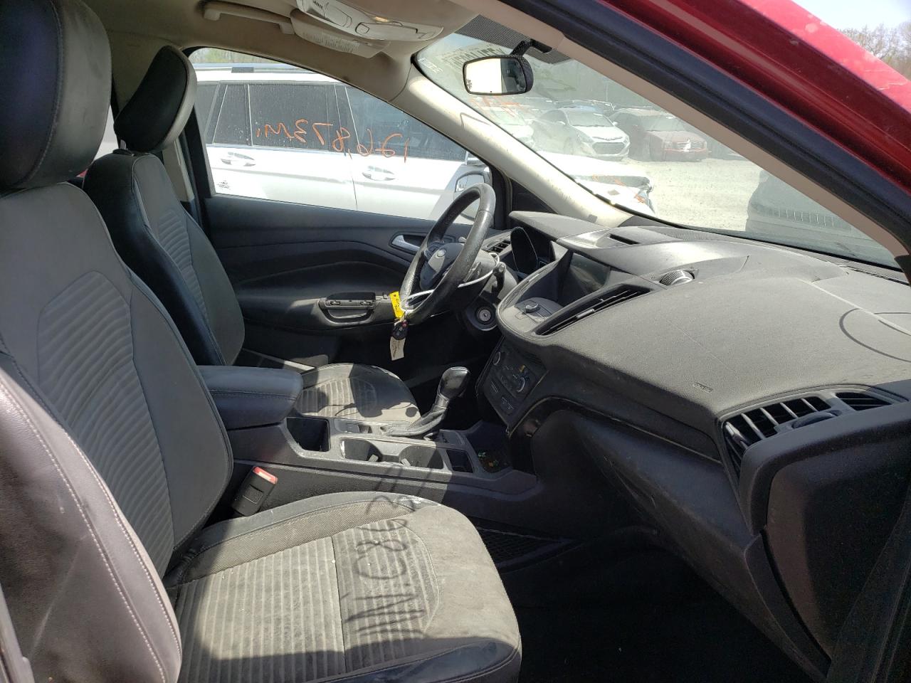 Photo 5 from auction – 2018 FORD ESCAPE SE with VIN 1FMCU0GD4JUC86385