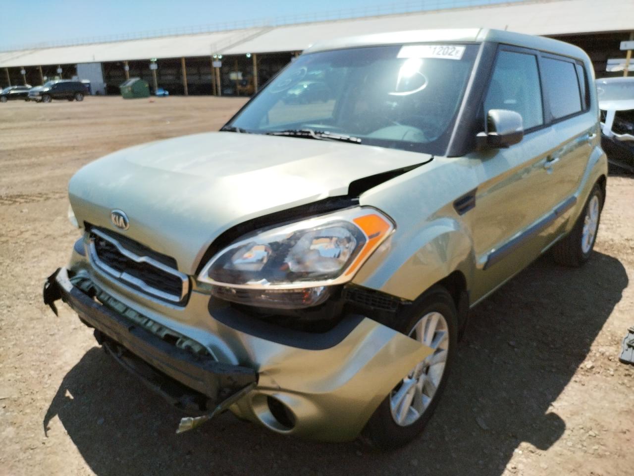 Снимка 2 от търг – 2013 KIA SOUL + с VIN KNDJT2A67D7570181