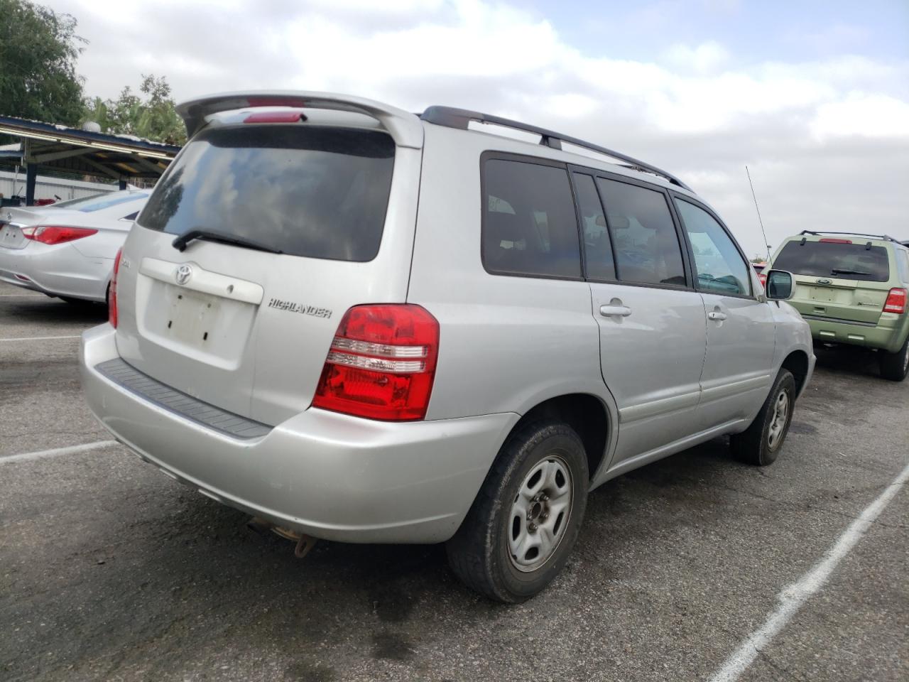 Photo 4 from auction – 2002 TOYOTA HIGHLANDER with VIN JTEGD21A020037540