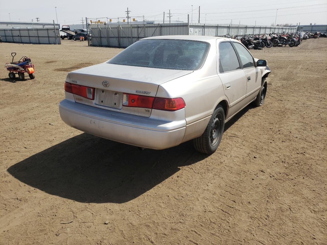 Photo 4 from auction – 2000 TOYOTA CAMRY LE with VIN 4T1BF22KXYU935947