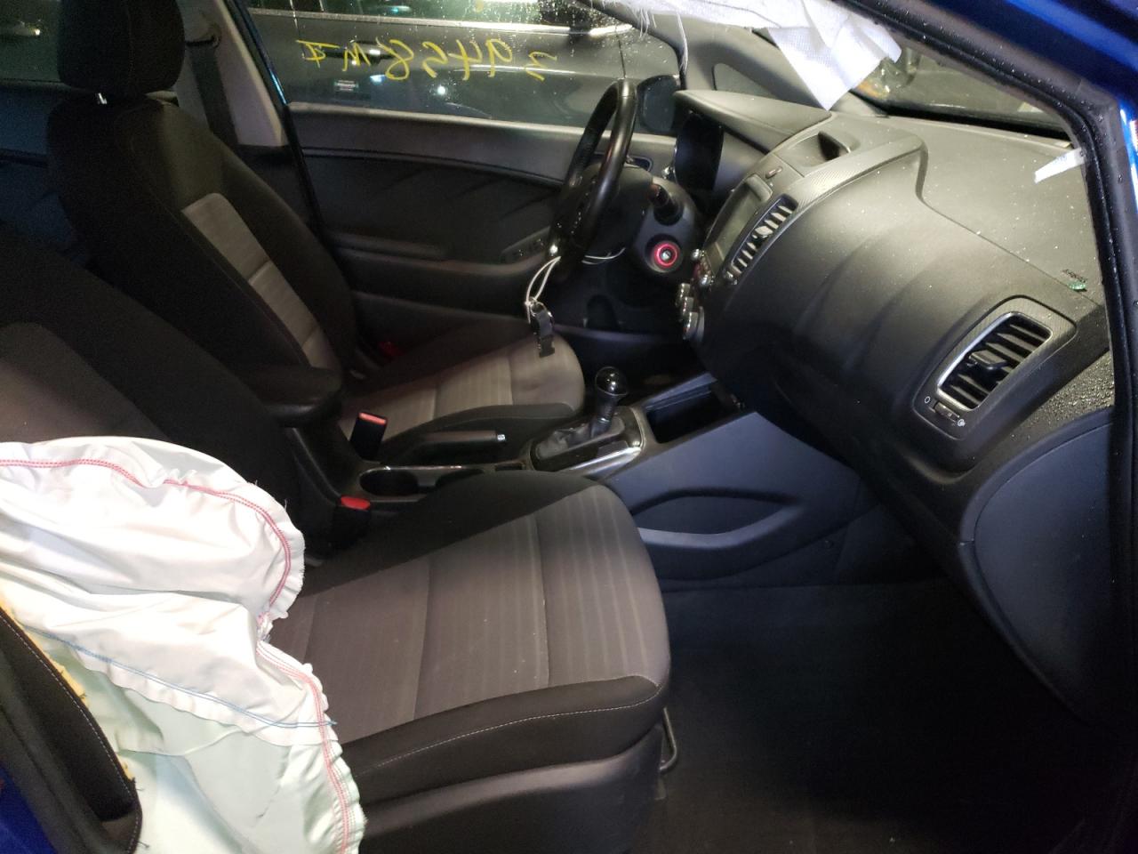 Photo 5 from auction – 2017 KIA FORTE LX with VIN 3KPFL4A74HE112274