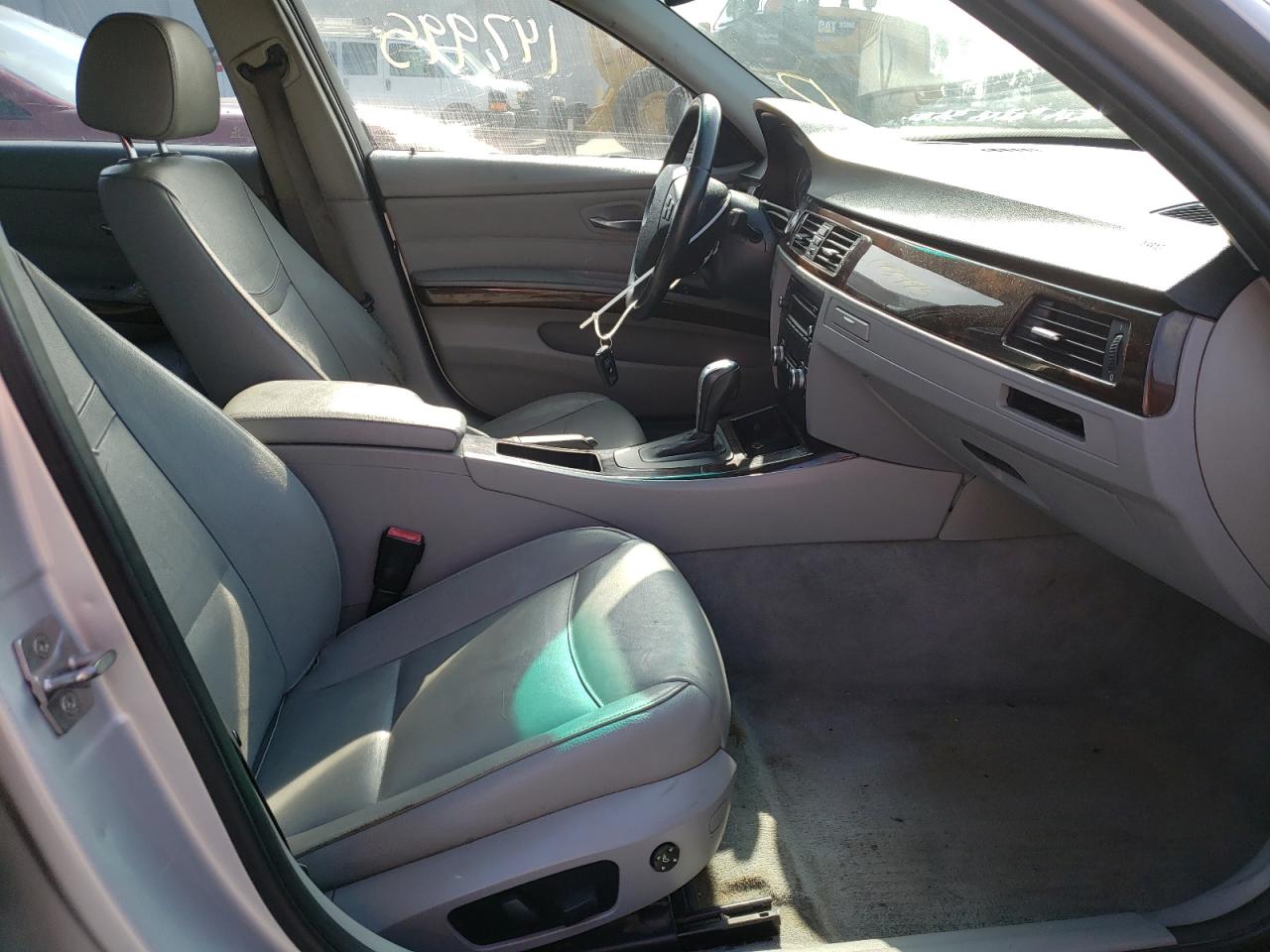 Photo 5 from auction – 2011 BMW 328 I SULE with VIN WBAPH5C58BA442577
