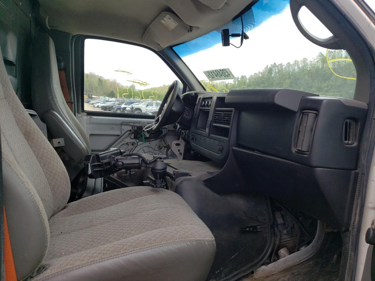 Photo 5 from auction – 2012 GMC SAVANA G15 with VIN 1GTS8AF46C1193710