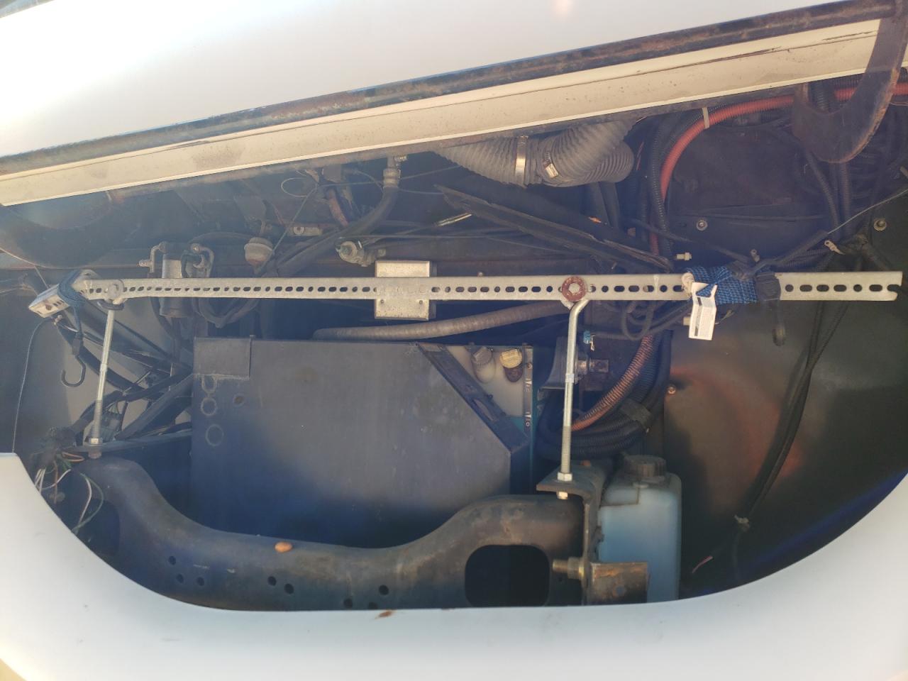 Photo 7 from auction – 2005 FREIGHTLINER CHASSIS B with VIN 4UZAAHBV65CU23546