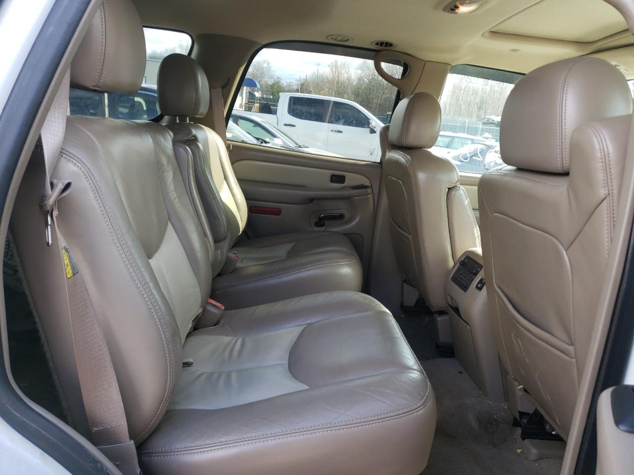 Photo 6 from auction – 2004 GMC YUKON DENA with VIN 1GKEK63U24J142906